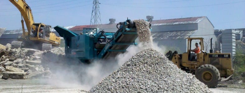 Nieuwe betonplaten van puinafval | Afvalcontainerbestellen.nl