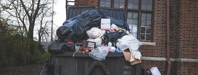 Lange wachtrijen voor milieustraten door heel Nederland | Afvalcontainerbestellen.nl